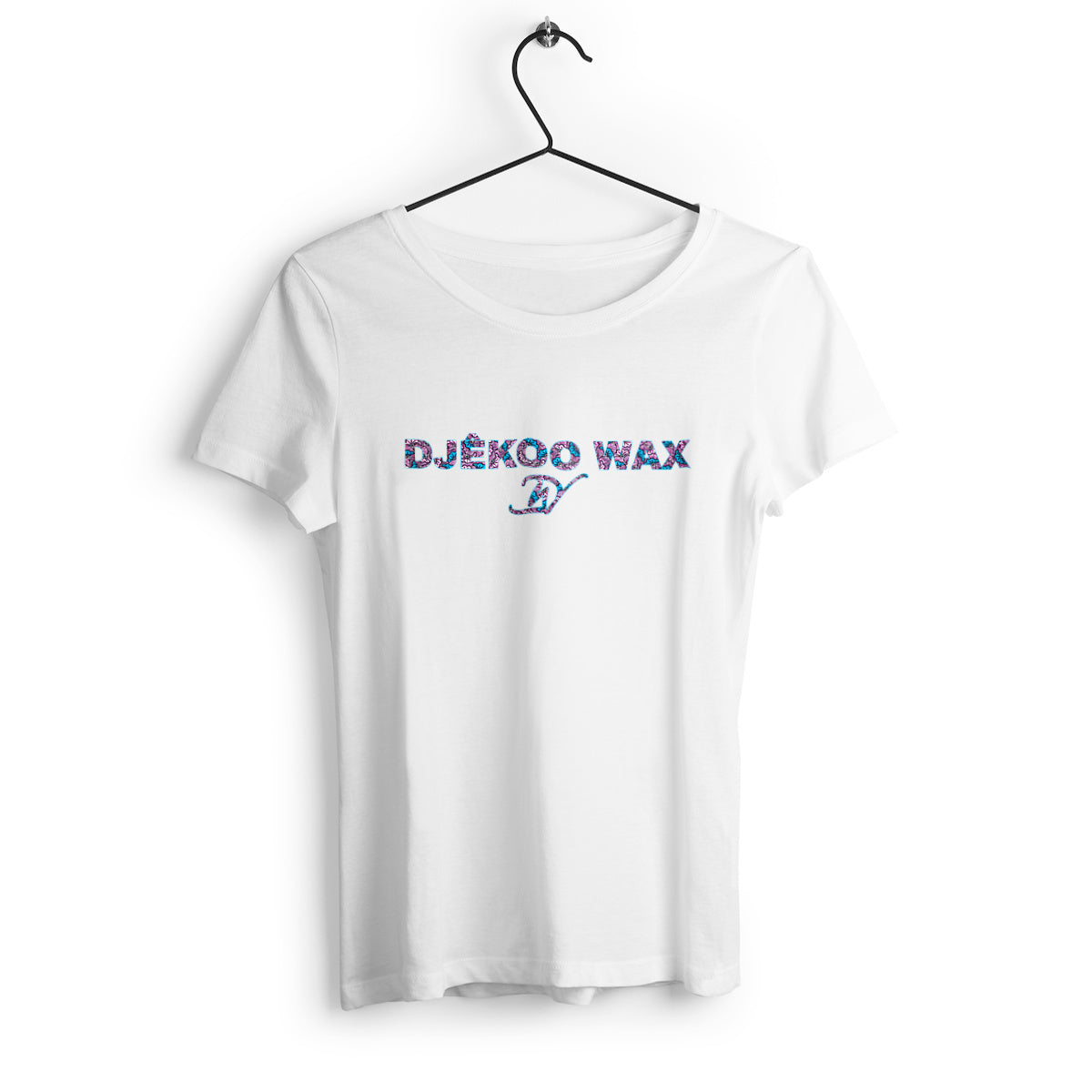 T-shirt Blanc 100% coton biologique avec un motif wax "fleurs de mariage" rose et bleu
