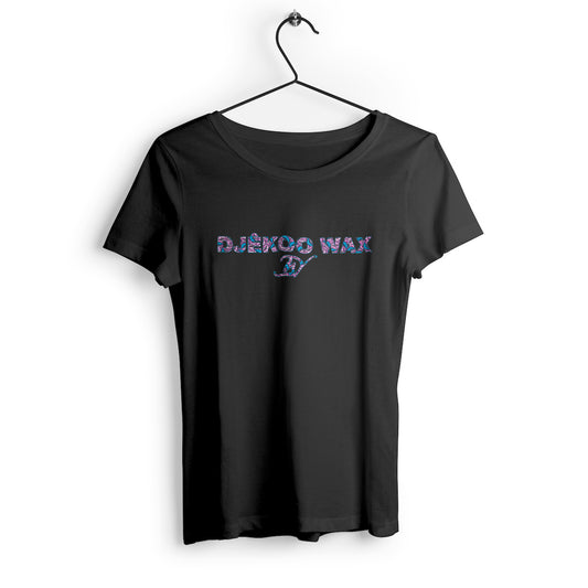 T-shirt noir 100% coton biologique avec un motif wax "fleurs de mariage" rose et bleu