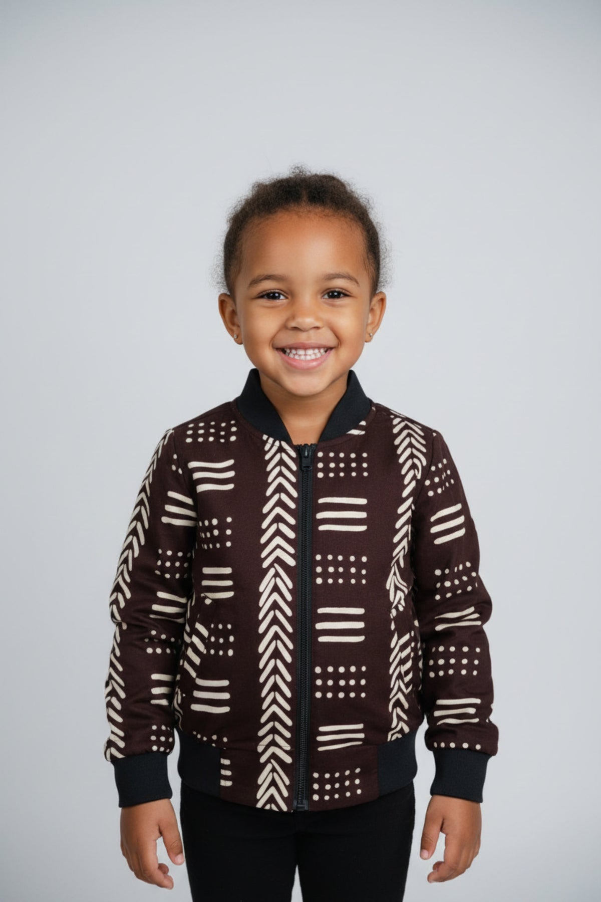 Bomber wax enfant marron et beige motif Bogolan fait main porté – Djêkoo Wax