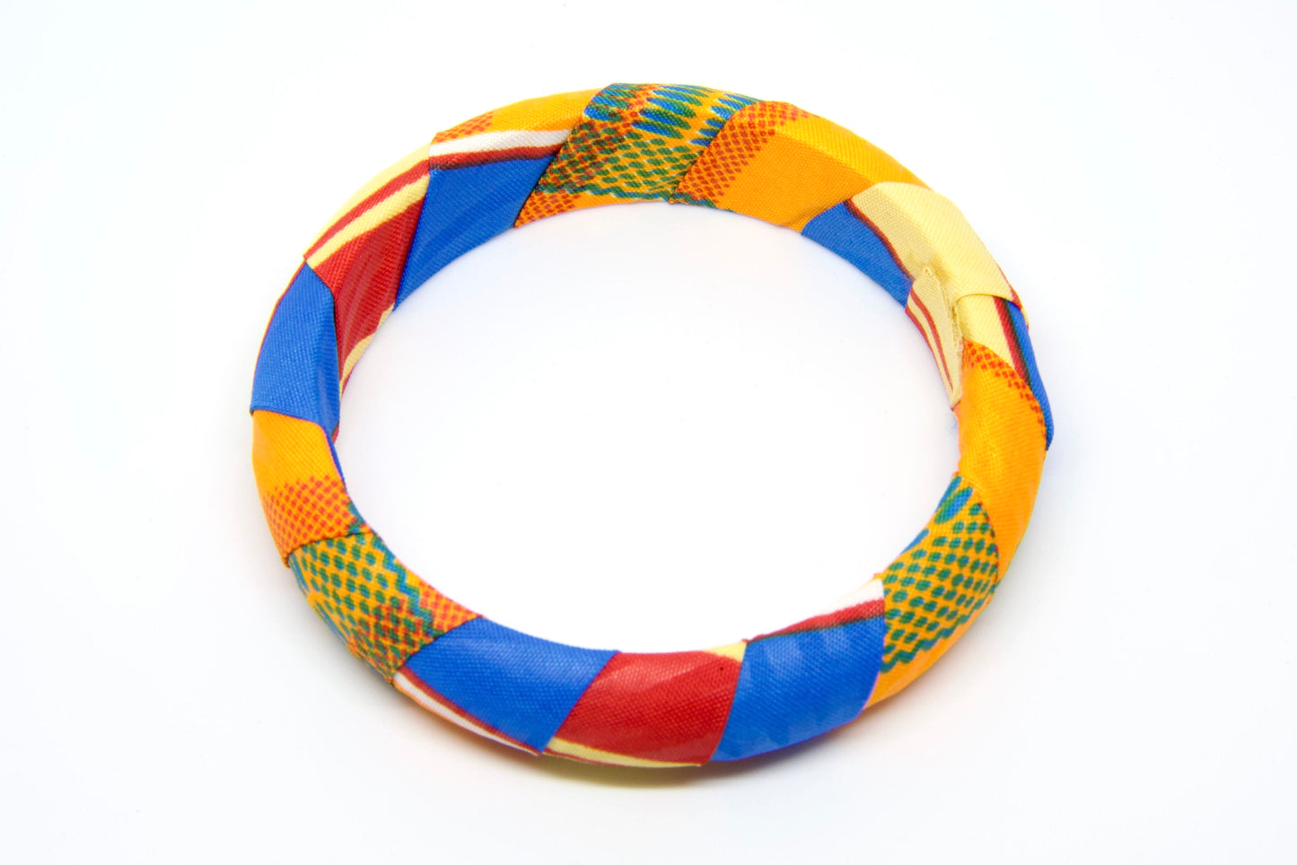 Bracelet jonc en bois recouvert de tissu wax Kente multicolore orange, bleu royal, rouge et crème - Bijou africain fait main Djêkoo Wax