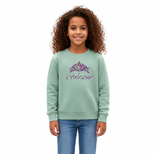 Fille portant un sweat-shirt vert menthe en coton bio avec couronne wax violet et inscription Princesse - Djêkoo Wax