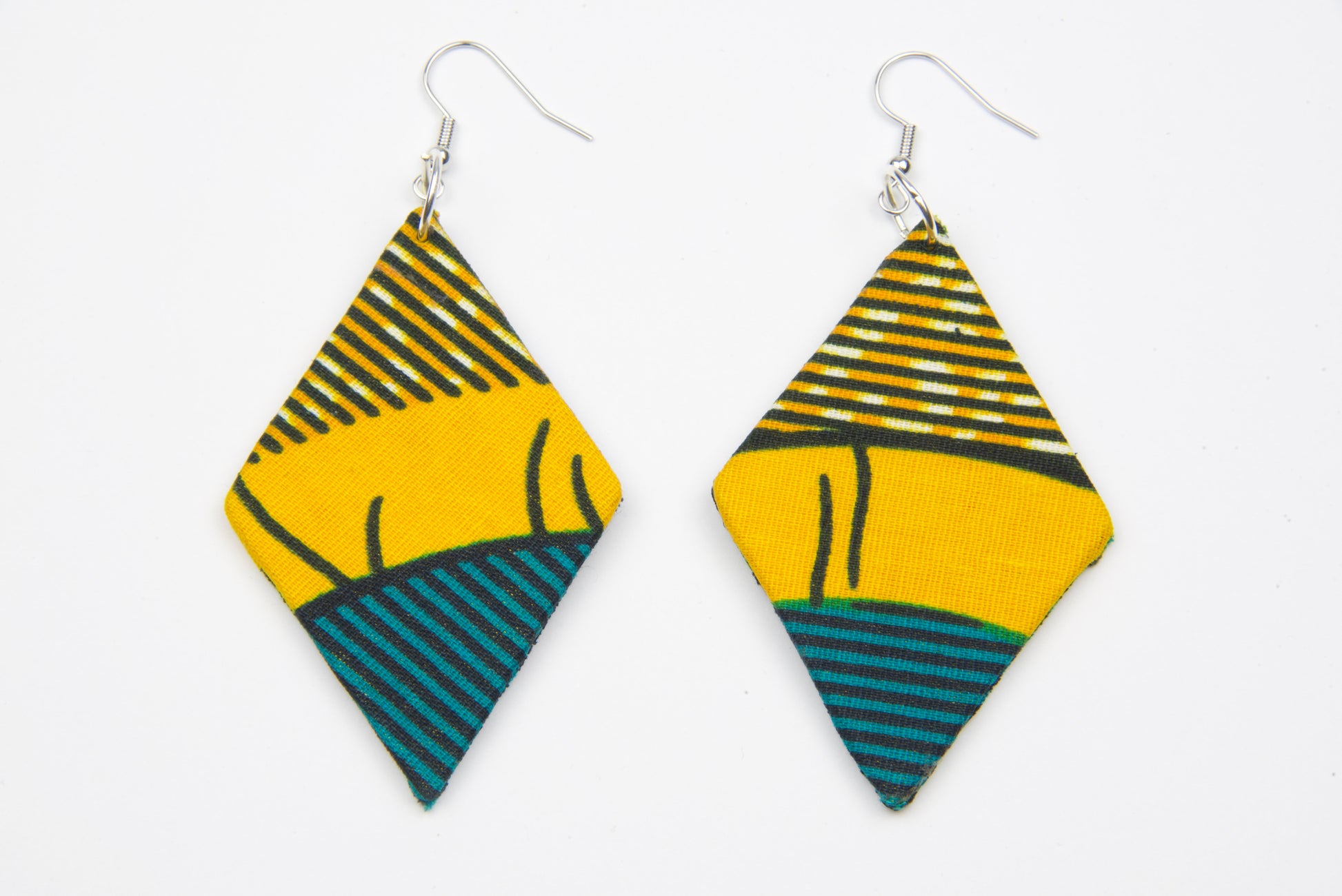 Boucles d'oreilles artisanale en losange - tissu wax vert jaune bleu noir - djekoowax.com