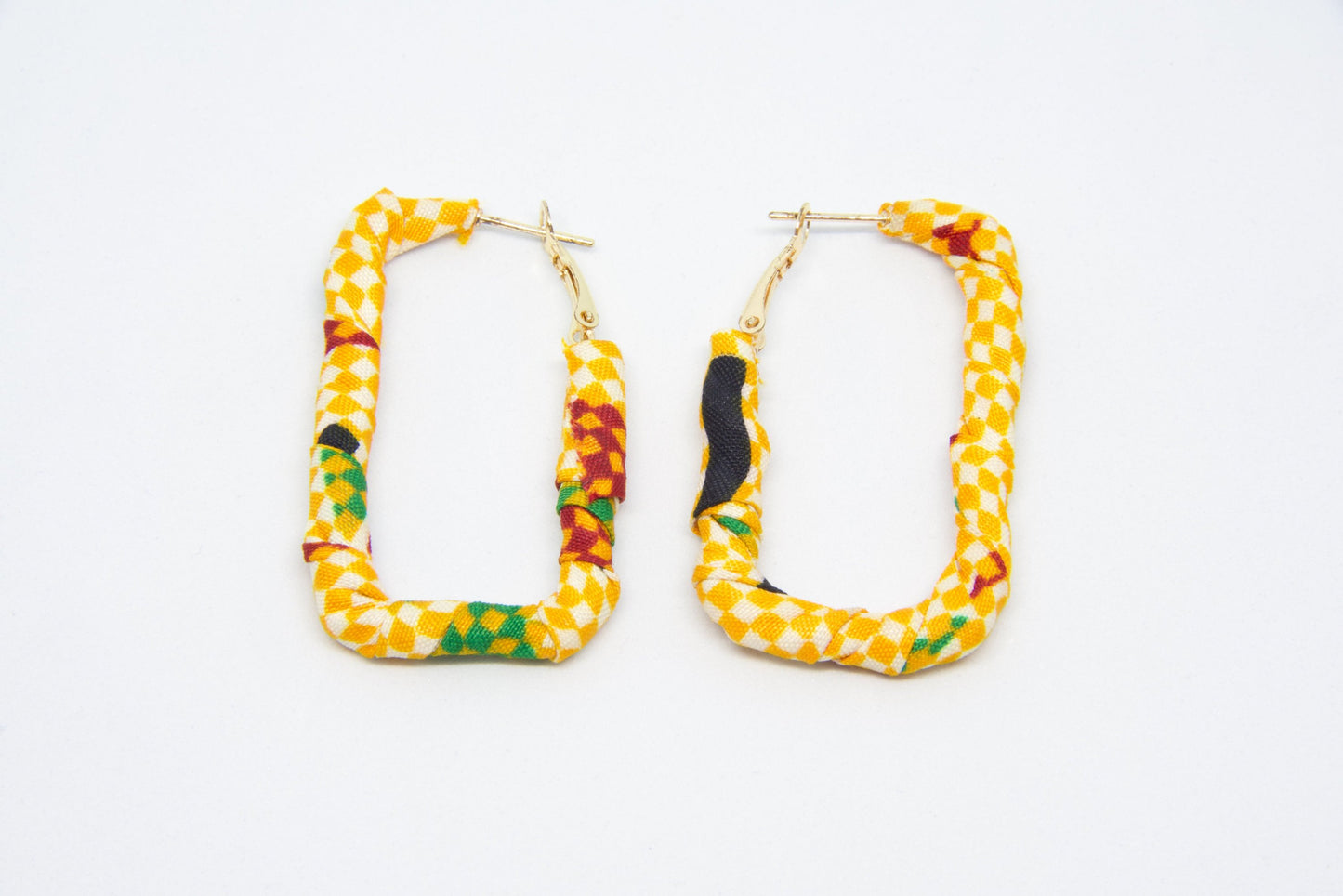 Boucles d'oreilles en tissu wax - Fabrication artisanale - djekoowax.com