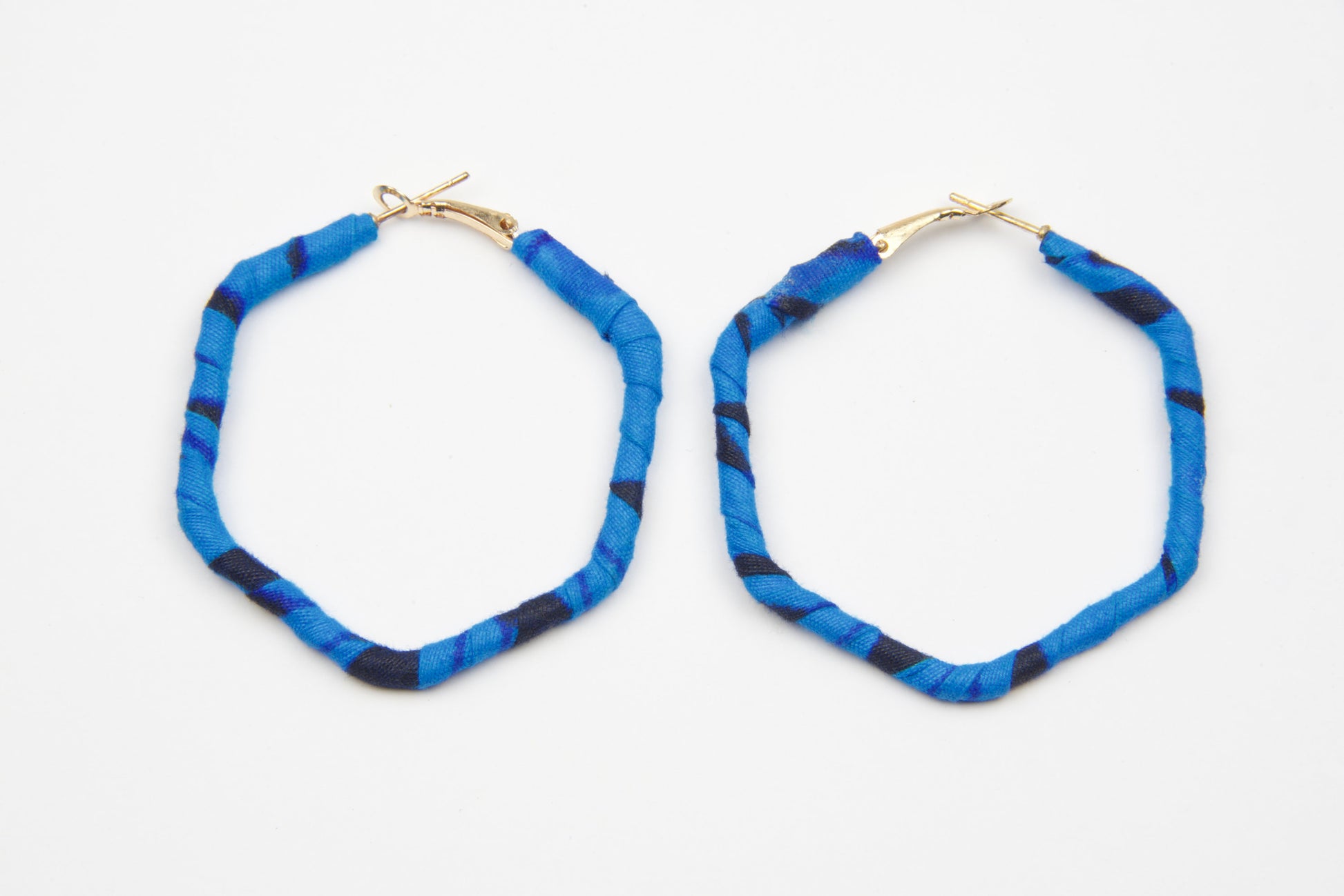 Boucles d'oreilles en tissu wax, couleurs bleu 