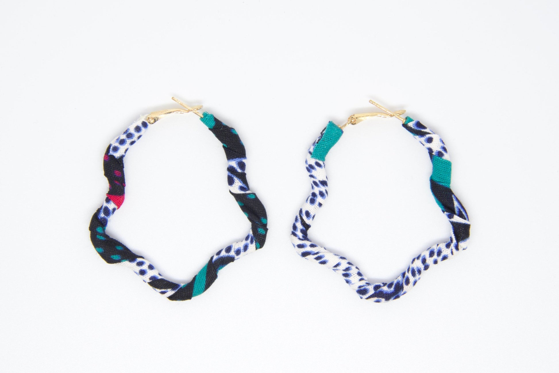  boucles d'oreilles en tissu wax fait main, couleurs blanc, bleu, vert turquoise, rose, noir