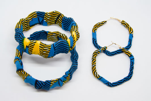 Ensemble de bracelets et boucles d'oreilles artisanales en tissu wax, couleurs bleu, jaune et noir