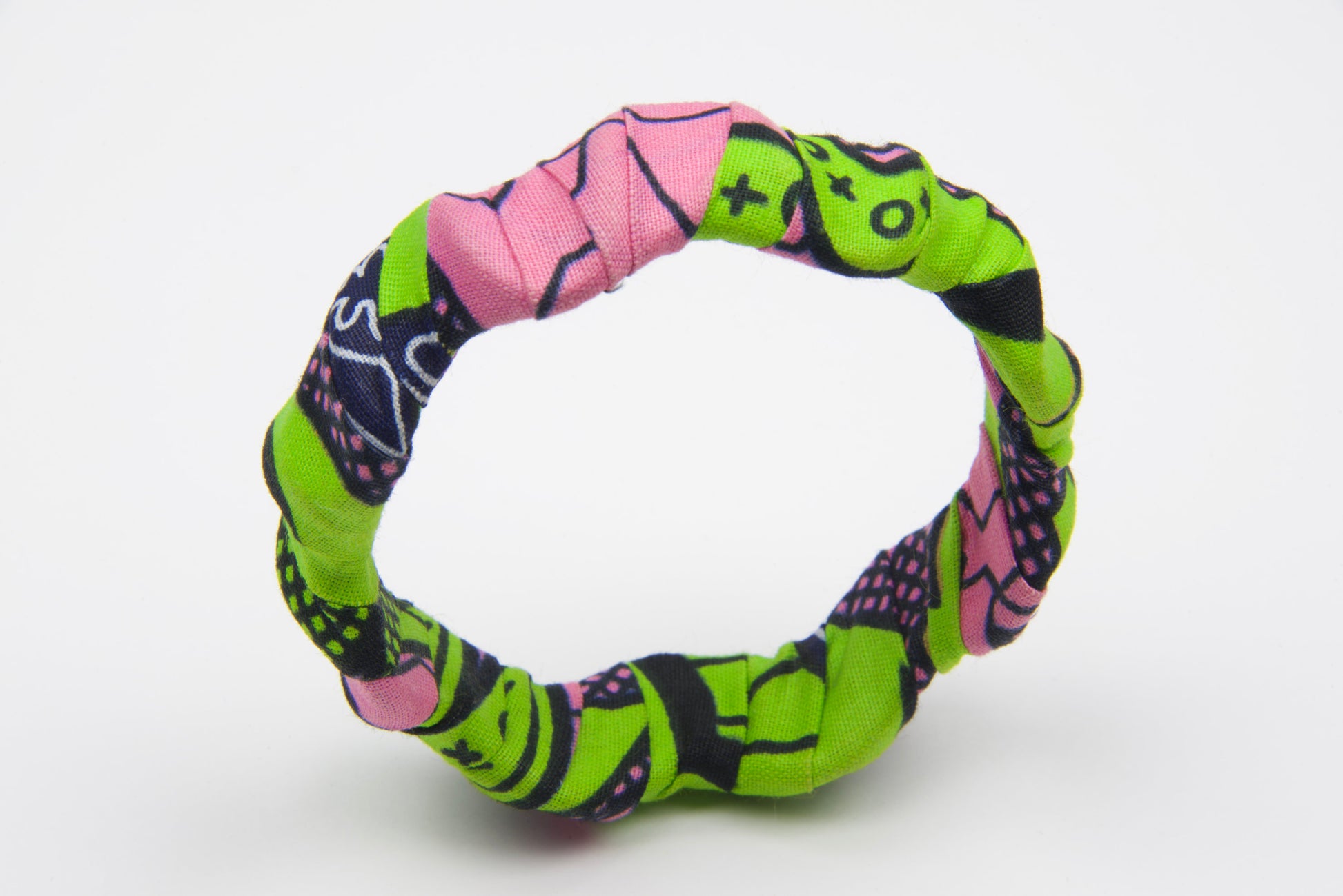 Bracelet wax artisanal en tissu wax rose vert noir bleu