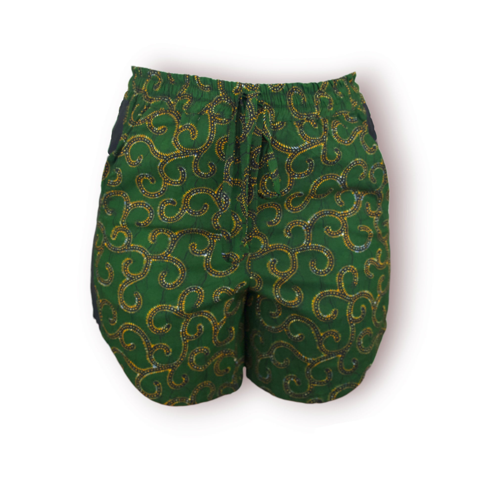 Short femme en tissu wax vert, jaune, noir - Deux Poches latérales - Style sport décontracté.