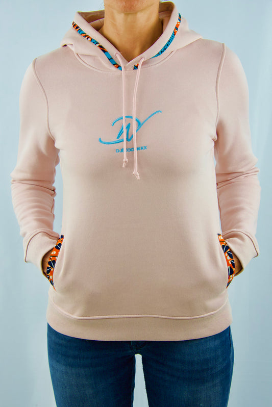 Sweat à capuche bio taille S pour femme de couleur rose avec tissu Wax brodé sur les bords des poches latérales et de la capuche