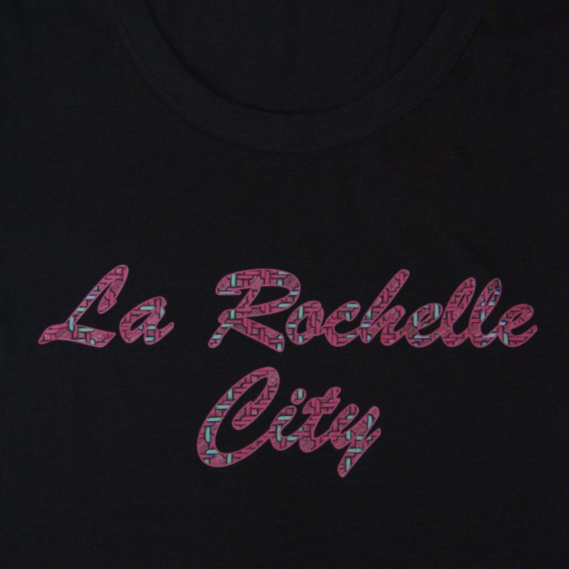 T-shirt femme noir coton bio avec imprimé La Rochelle au motif wax Rose