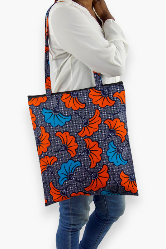 Sac cabas tote bag en tissu wax bleu marine avec grandes fleurs orange et bleues style ginkgo - Djêkoo Wax