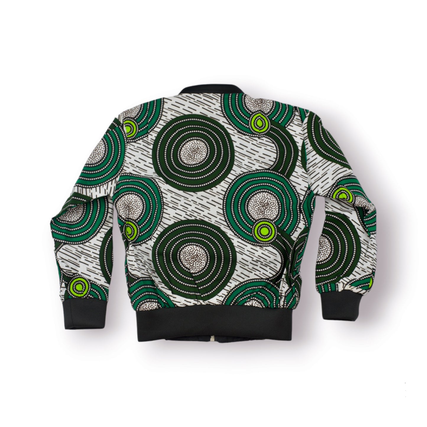 Vue dos bomber jacket enfant en tissu wax blanc cassé à grands motifs cercles concentriques vert forêt et vert anis avec points blancs, col et poignets côtelés noir anthracite - Vêtement enfant africain fait main Djêkoo Wax