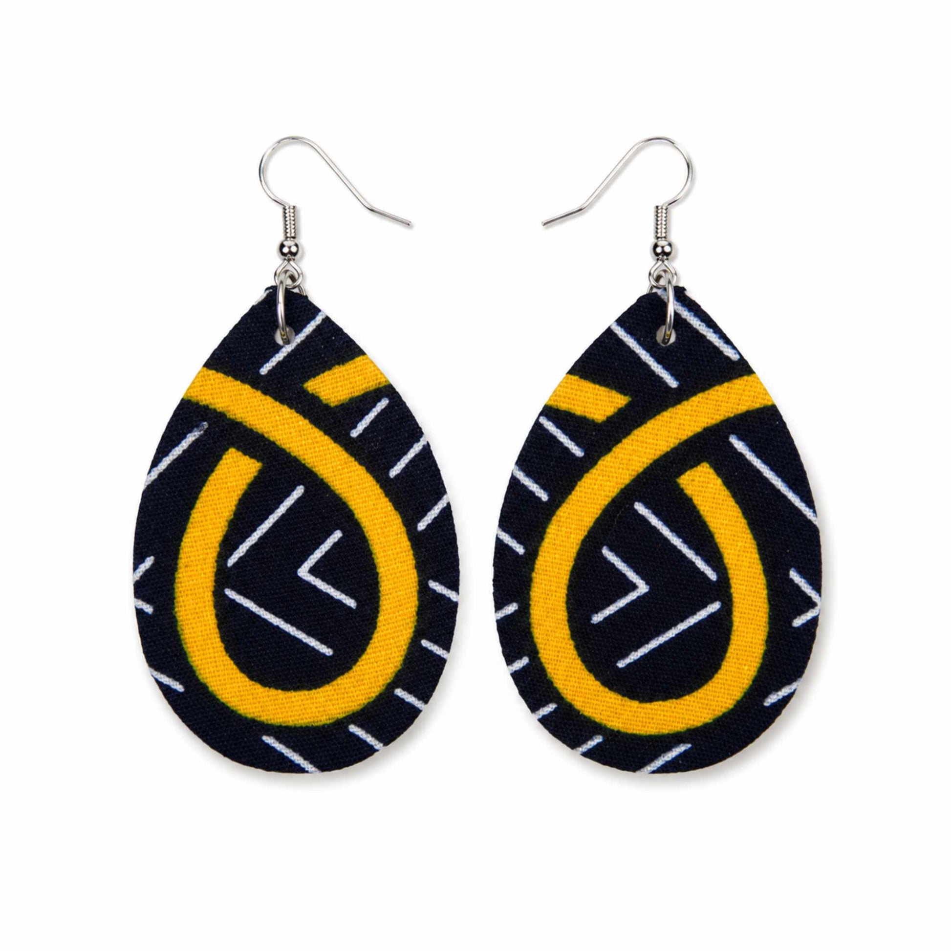 Paire boucles wax goutte bogolan noir et jaune doré motifs spirale et tirets blancs crochet argenté - Djêkoo Wax