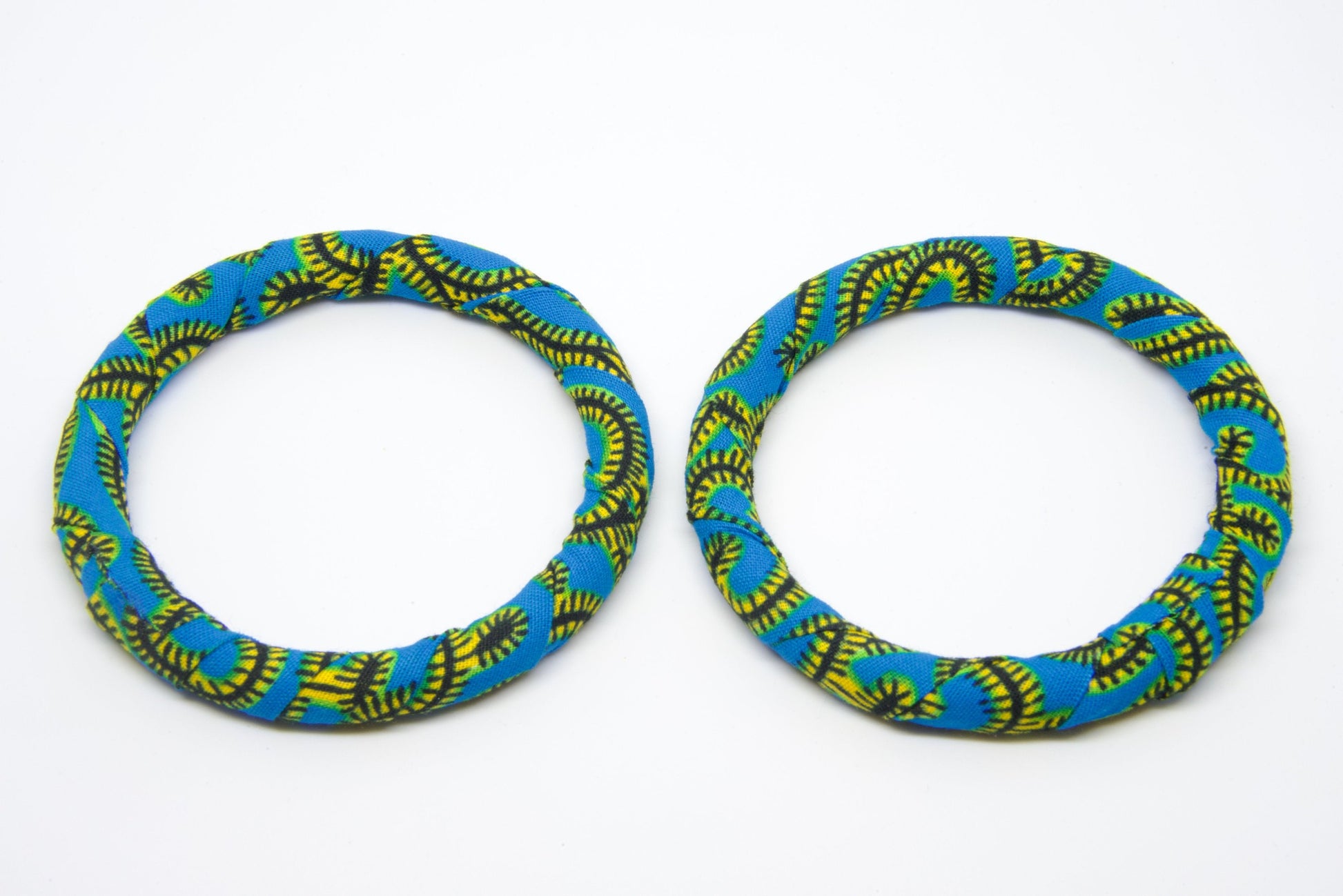 Bracelet wax artisanal bois bleu jaune noir - tissu recyclé - fait main 