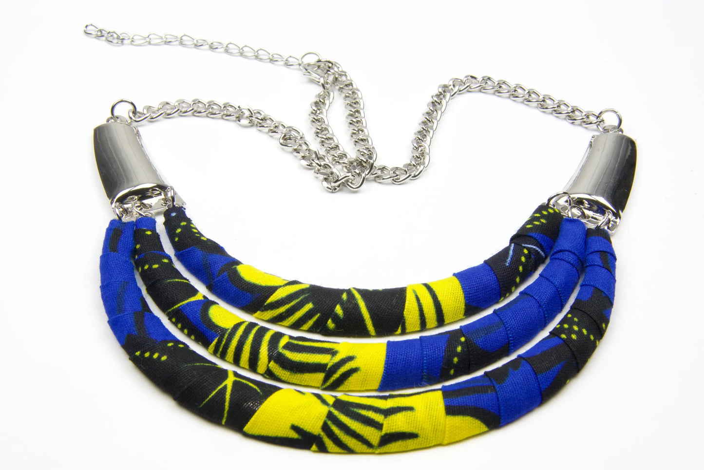 Collier wax princesse bleu jaune noir - chaîne ajustable tissu recyclé - fabrication artisanale 