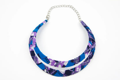 Collier ras de cou wax bleu violet blanc - métal tissu recyclé - fabrication artisanale 
