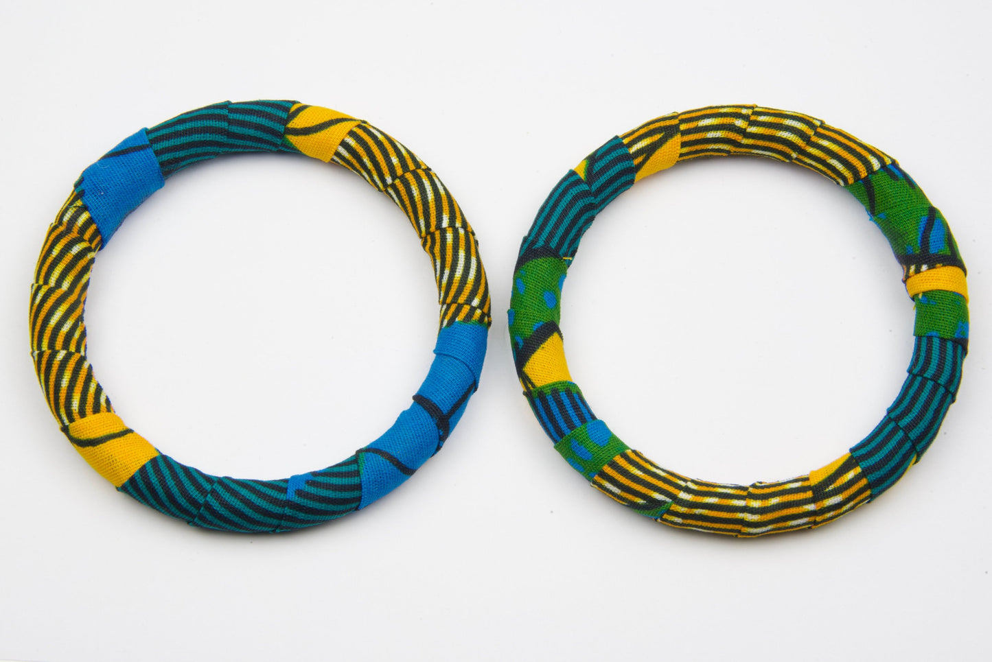 Bracelet wax artisanal bois vert bleu jaune - tissu recyclé - fait main 