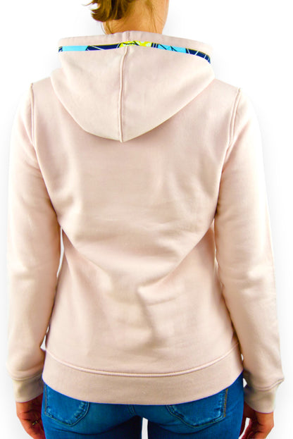 Sweat à capuche bio femme rose en wax véritable avec broderie blanche Djêkoo Wax – vue de dos