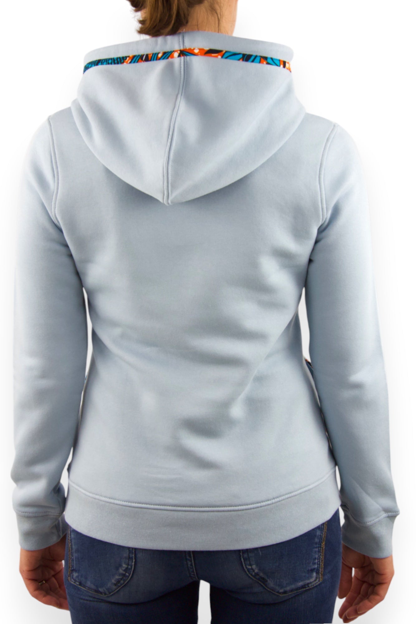 Sweat à capuche bio femme bleu ciel en wax véritable Djêkoo Wax, vue de dos