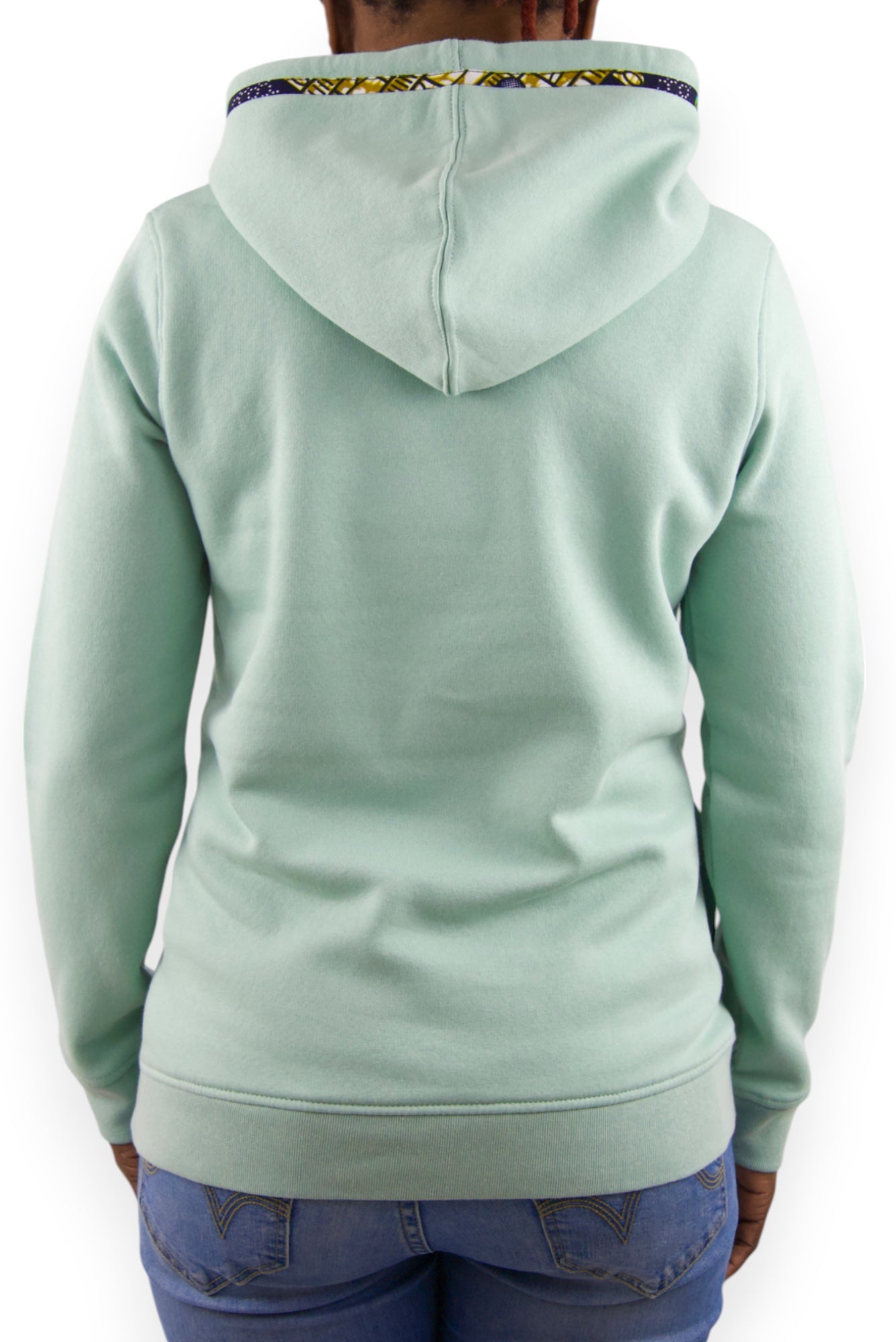 Sweat à capuche bio femme vert sauge en wax véritable vue de dos - Djêkoo Wax