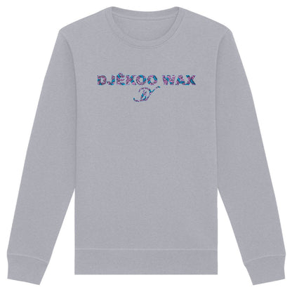 Vue produit sweat-shirt col rond unisexe bio gris clair à plat avec lettrage DJÊKOO WAX rempli de motifs wax fleurs de mariage rose fuchsia, bleu turquoise et violet et monogramme DW cursif - Fashion africaine durable